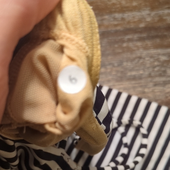 Lululemon Size 6 Lot - Picture 11 of 15